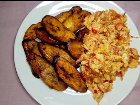Plantain eggs and turkey 