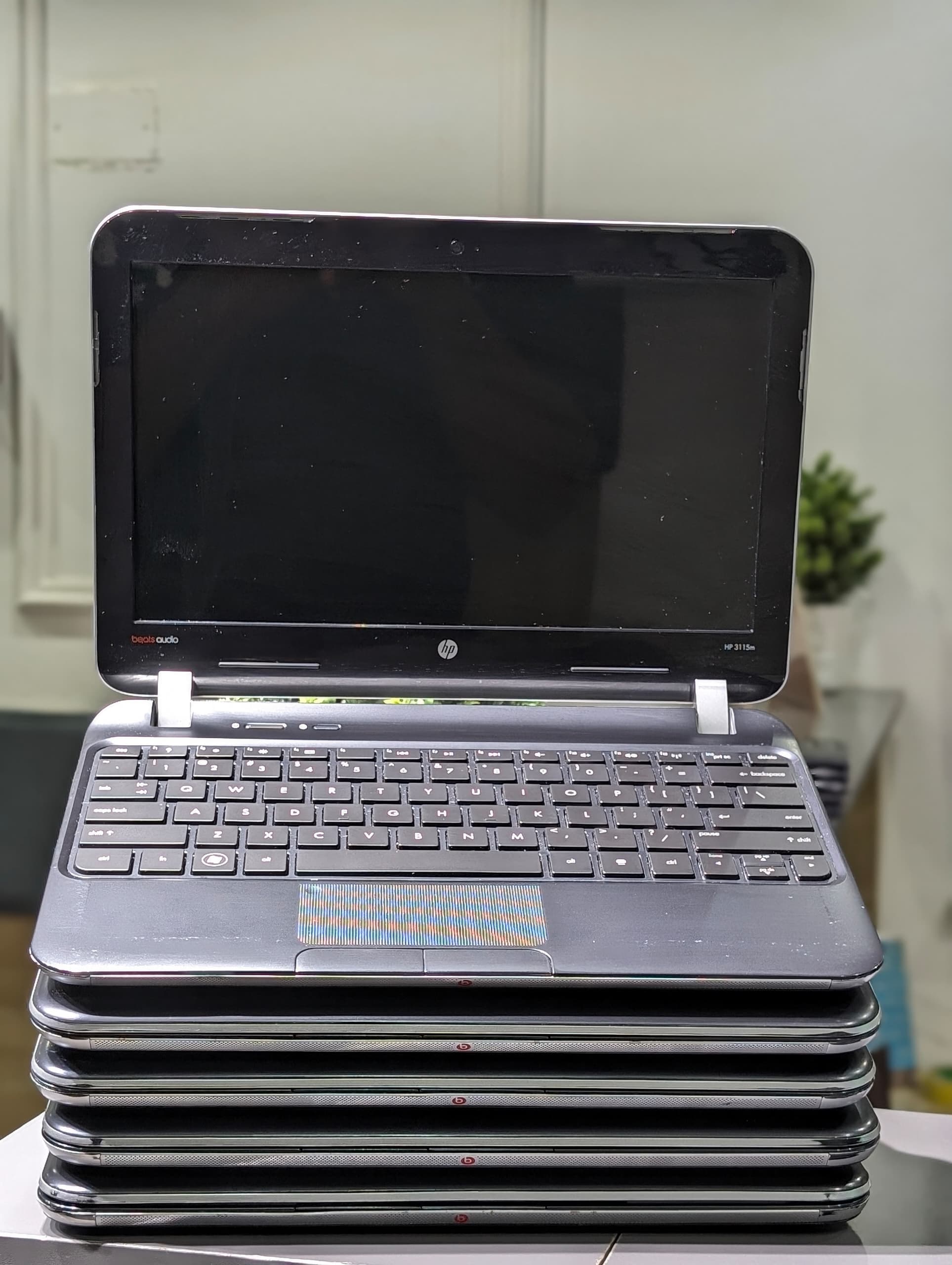 HP 3115m 4GB RAM 320GB HDD