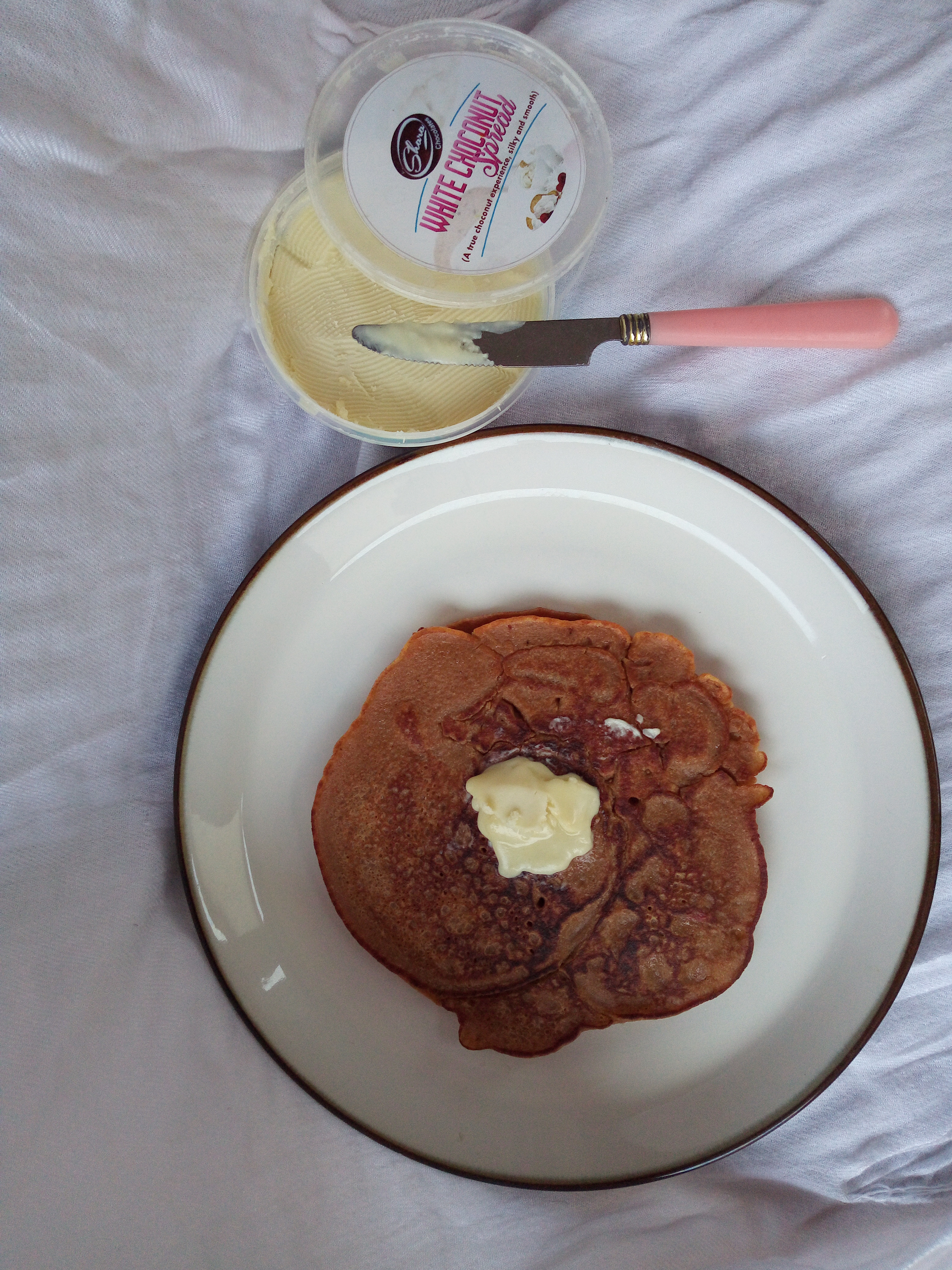 white choconut spread